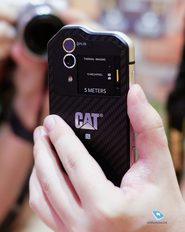 Cat S60