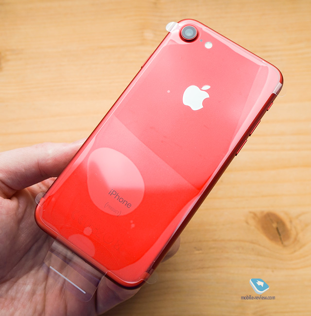 iPhone 7  iPhone 7 Plus (PRODUCT)RED:  