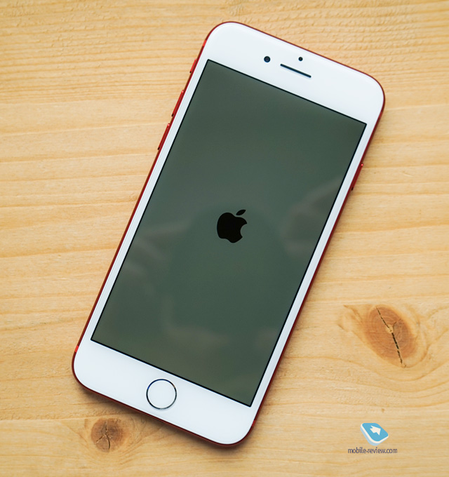 iPhone 7  iPhone 7 Plus (PRODUCT)RED:  