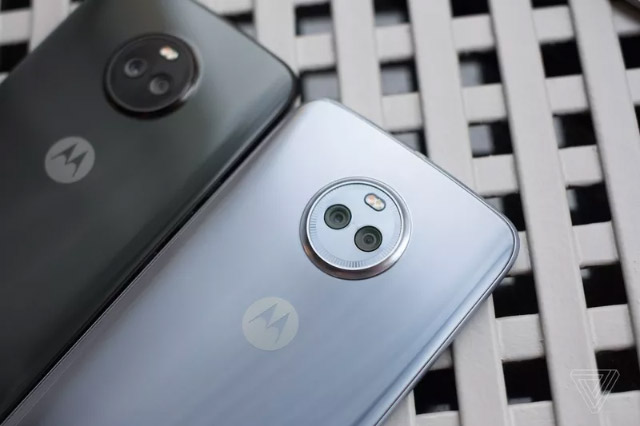 IFA 2017. Moto X4.  