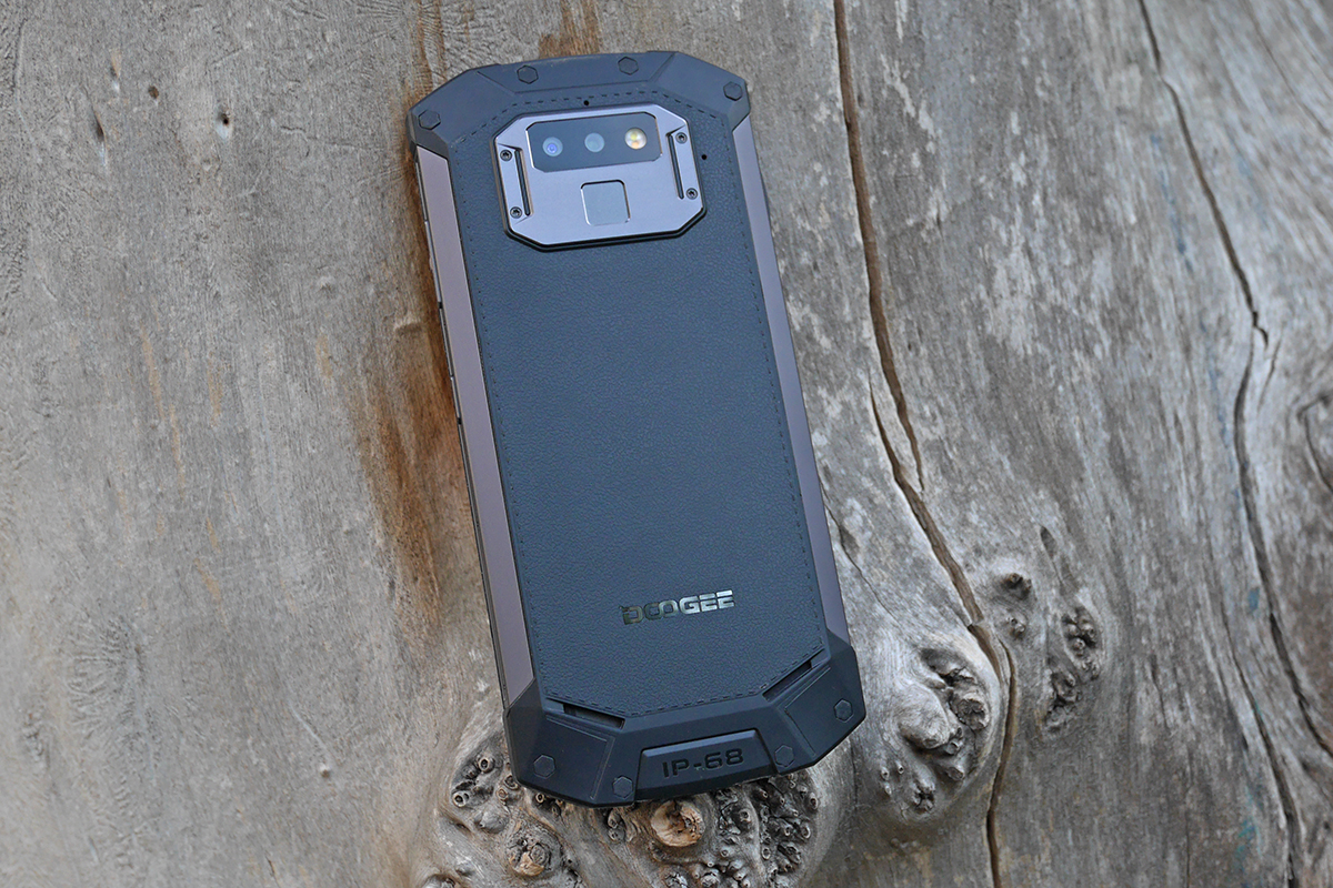  Doogee S70:        