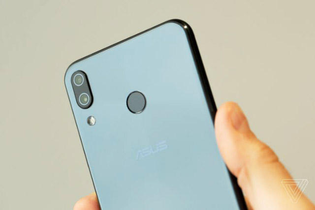 MWC 2018. Asus Zenfone 5/5z  5 Lite