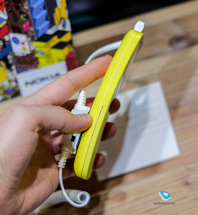 MWC 2018. Nokia 8110 Reloaded