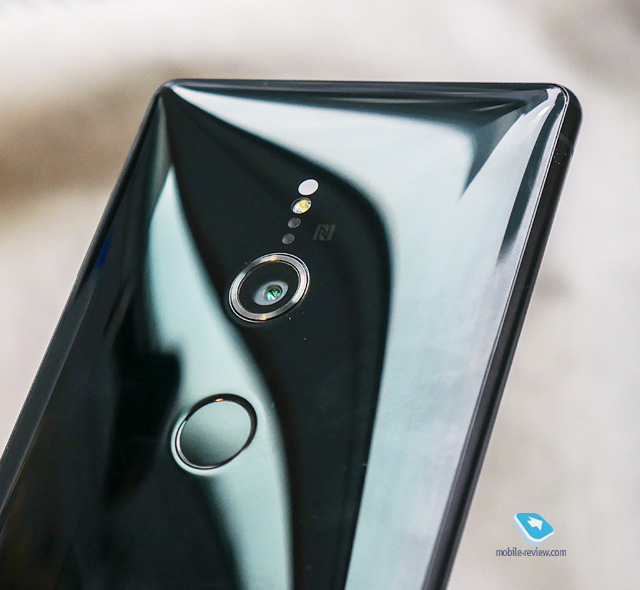 Sony Xperia XZ2  XZ2 Compact