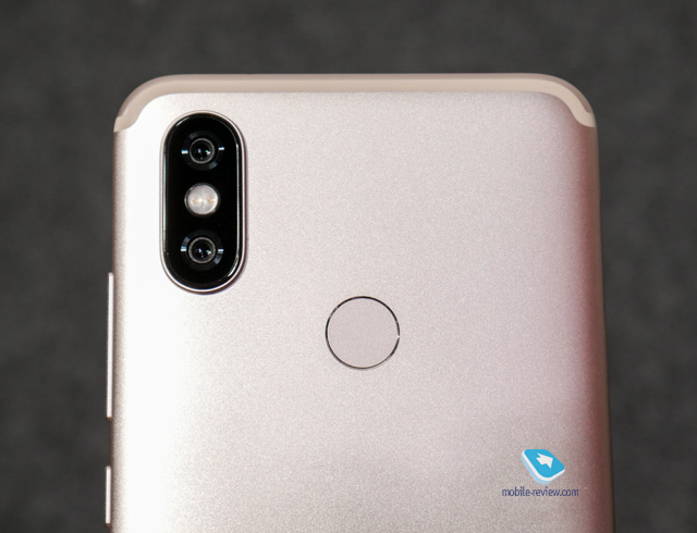 Xiaomi Mi A2  A2 Lite.  