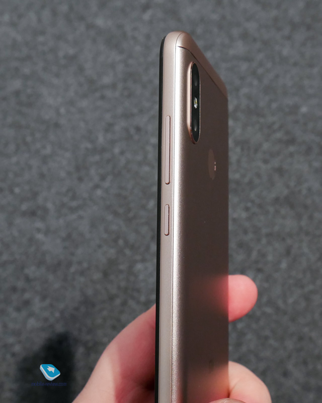 Xiaomi Mi A2  A2 Lite.  