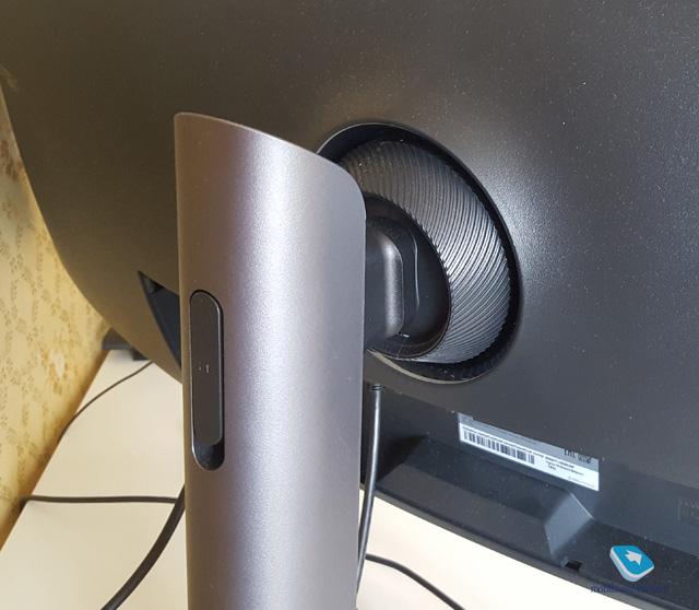    Samsung CHG90 C49HG90DMI QLED