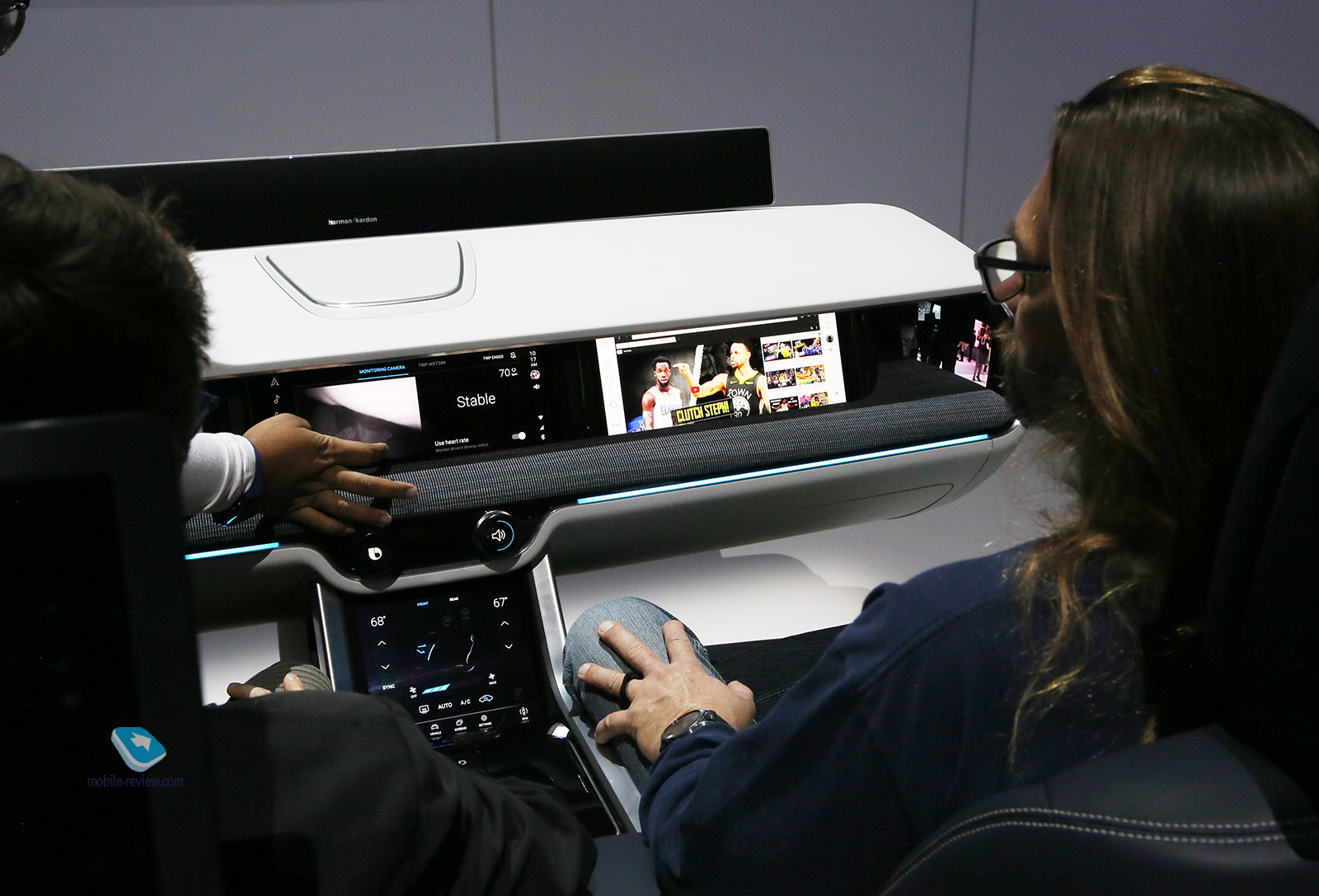 CES 2019.   -    