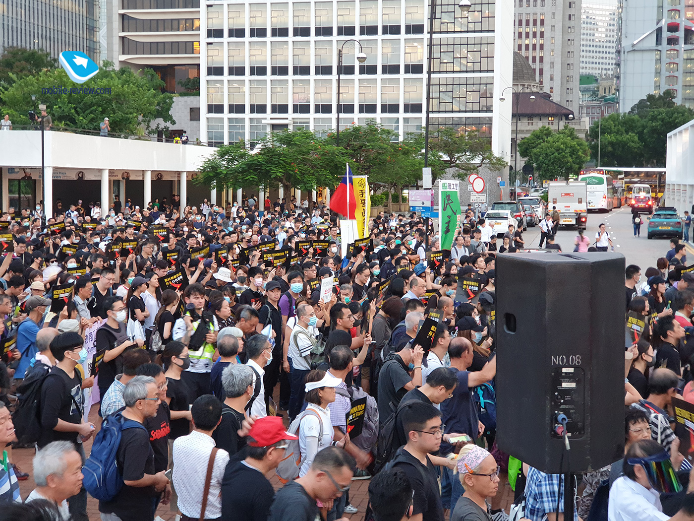 #Эхо34: внешний вид Samsung Galaxy S11, впечатления от протестующего Гонконга