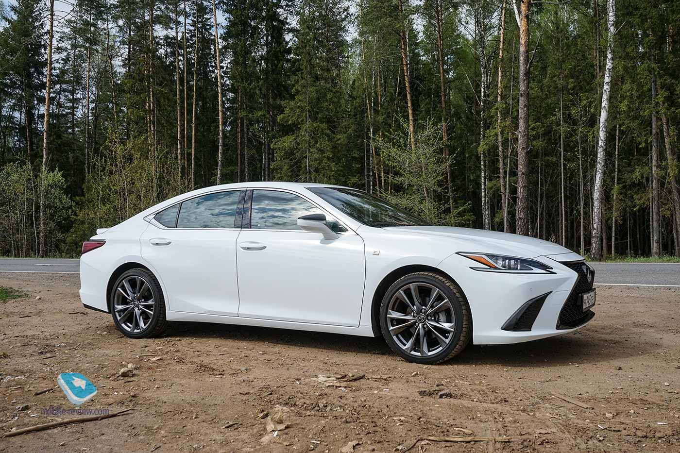   14.  Lexus ES350 F Sport