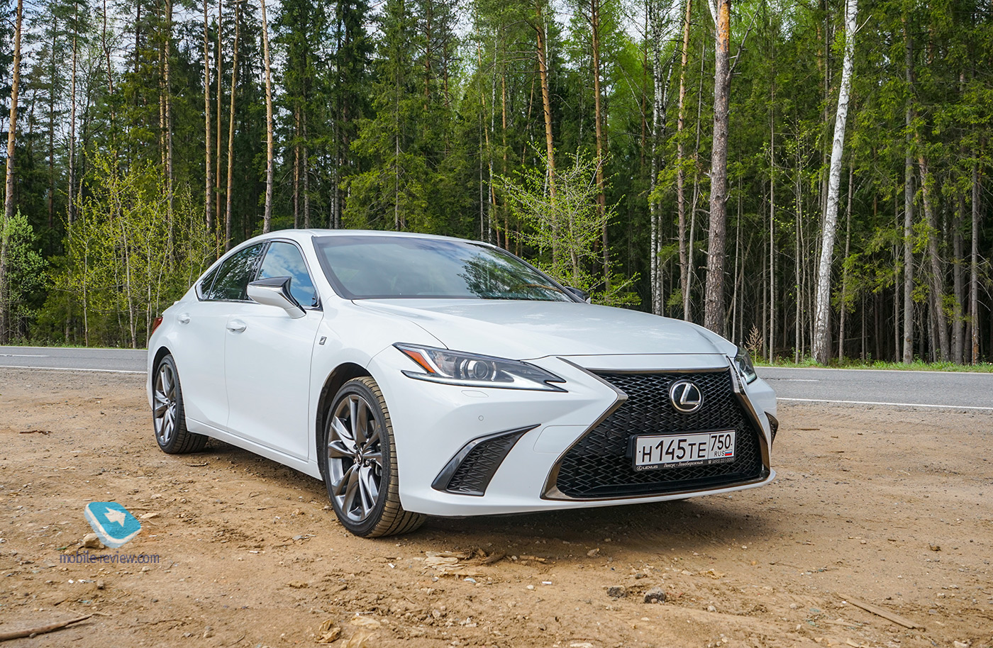   14.  Lexus ES350 F Sport