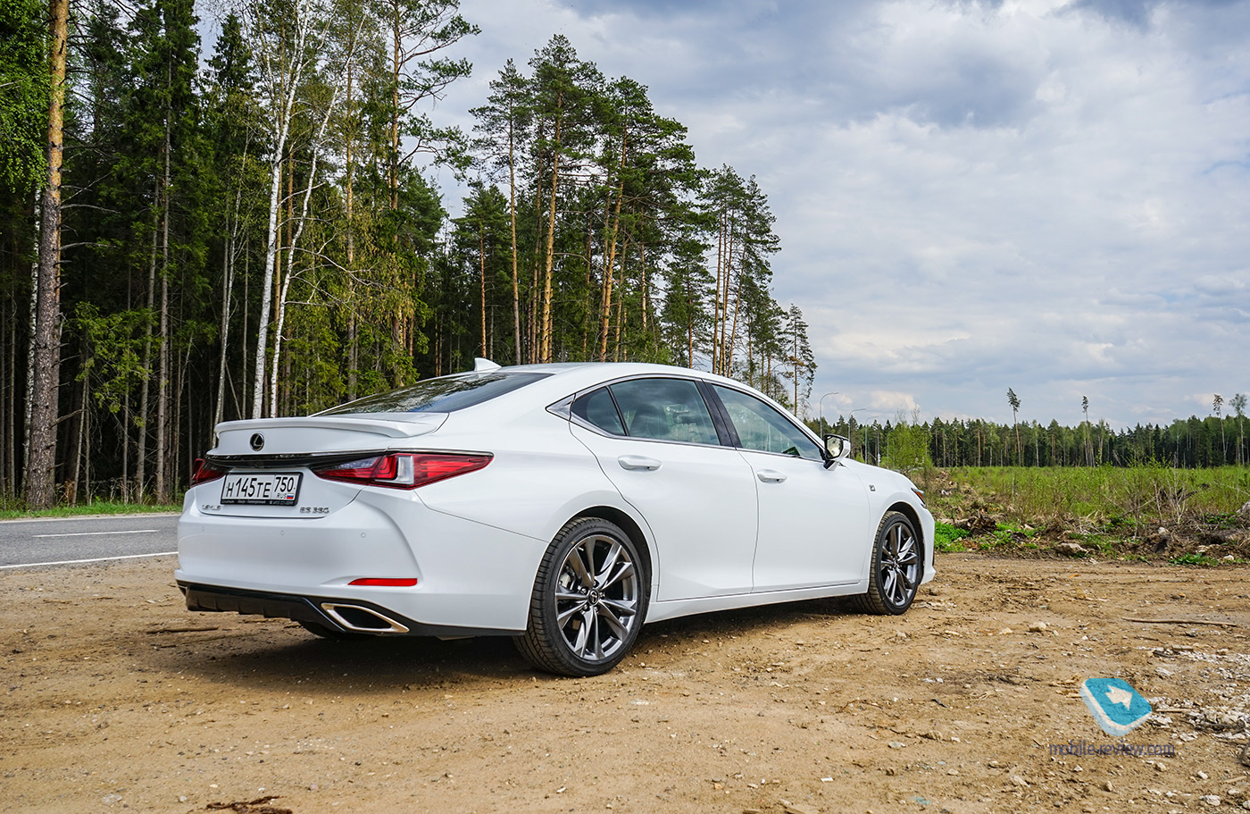   14.  Lexus ES350 F Sport