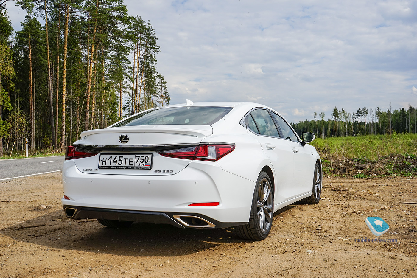   14.  Lexus ES350 F Sport