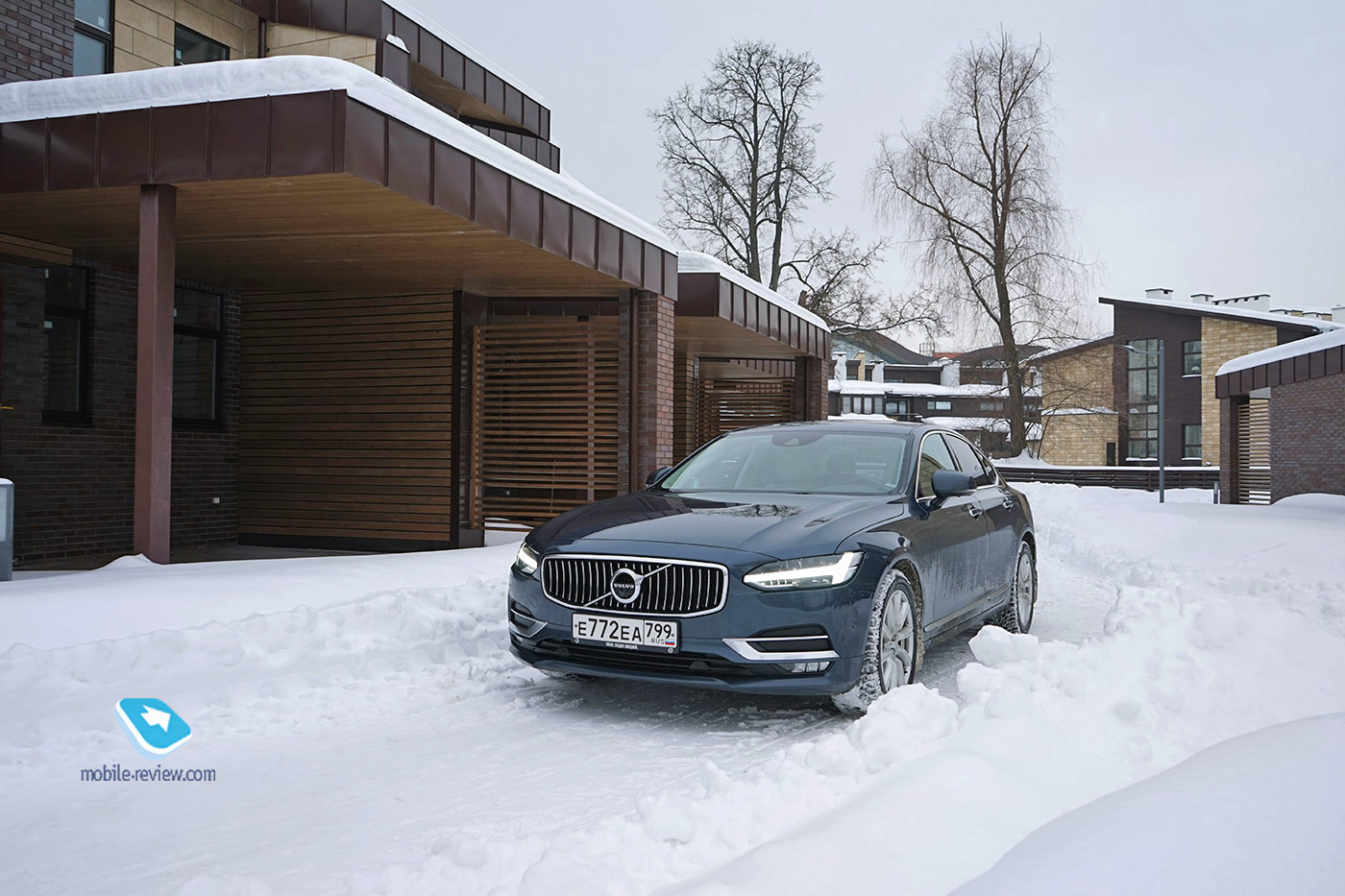   2.  Volvo S90