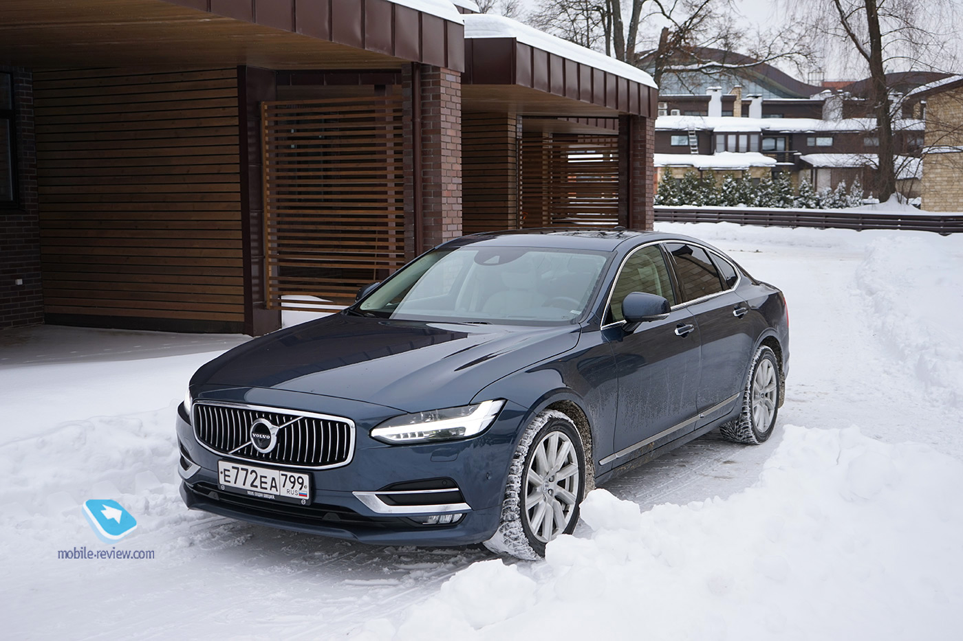   2.  Volvo S90