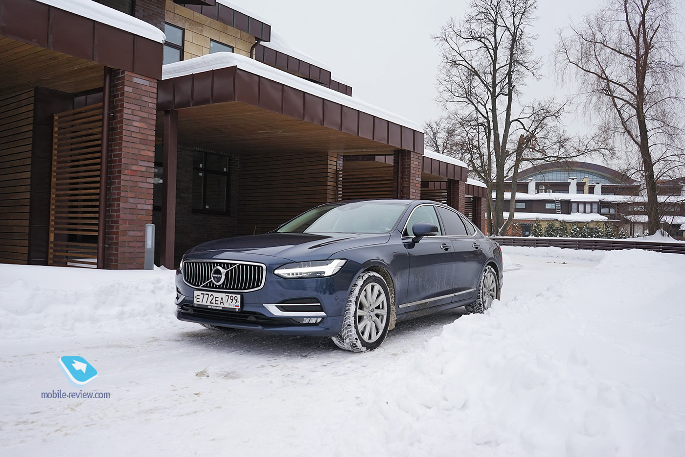   2.  Volvo S90