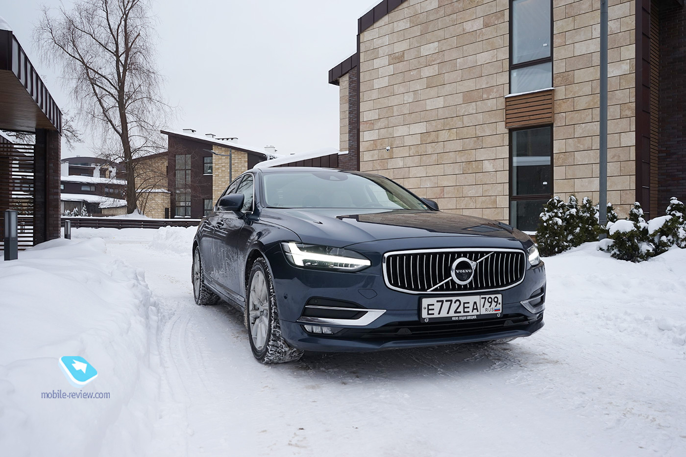   2.  Volvo S90