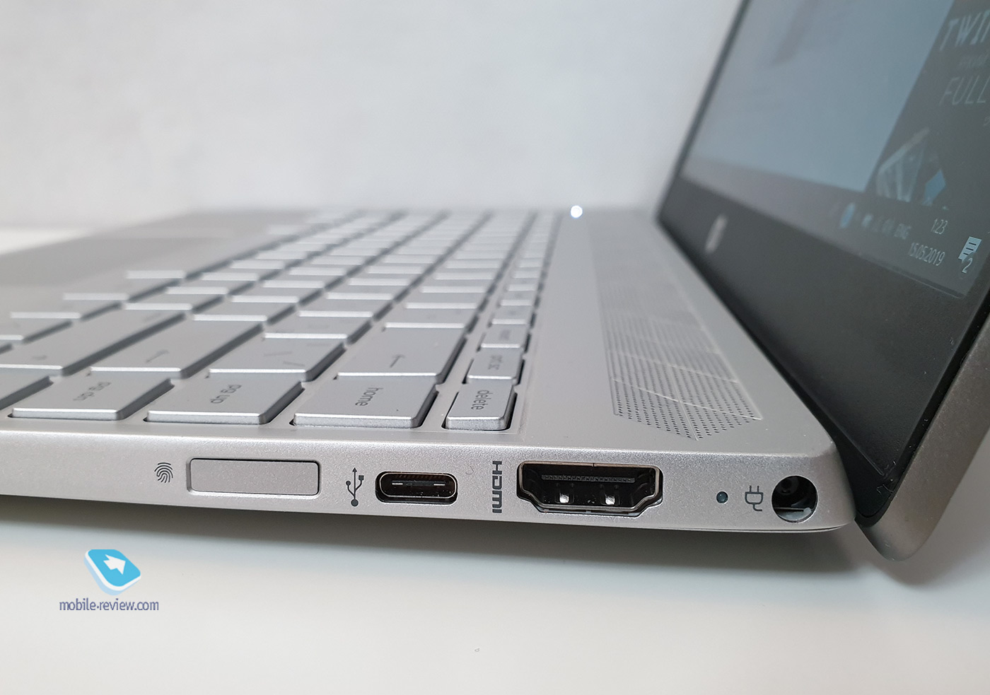  MacBook Air,   2  : HP Pavilion 13-an0035ur