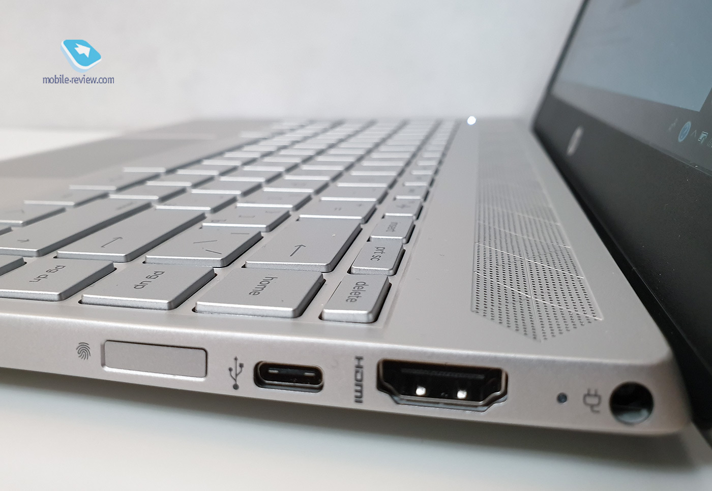  MacBook Air,   2  : HP Pavilion 13-an0035ur