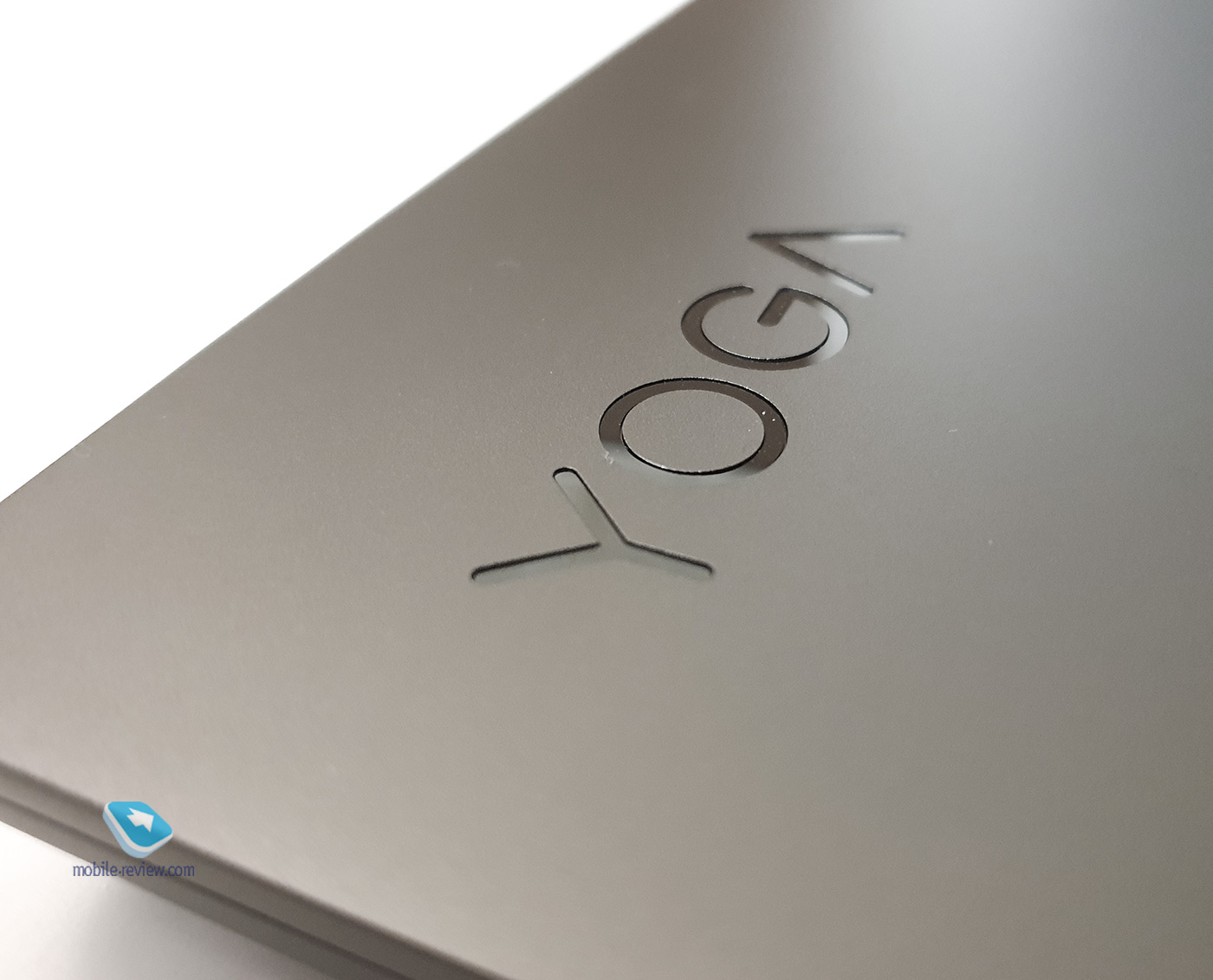   : Lenovo Yoga S740