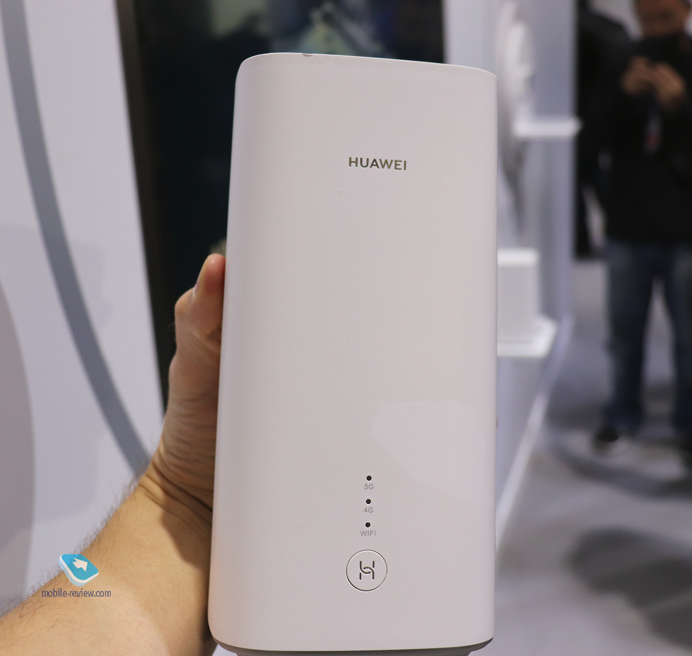 MWC.  5G-  Huawei (,  ,   Samsung,    )