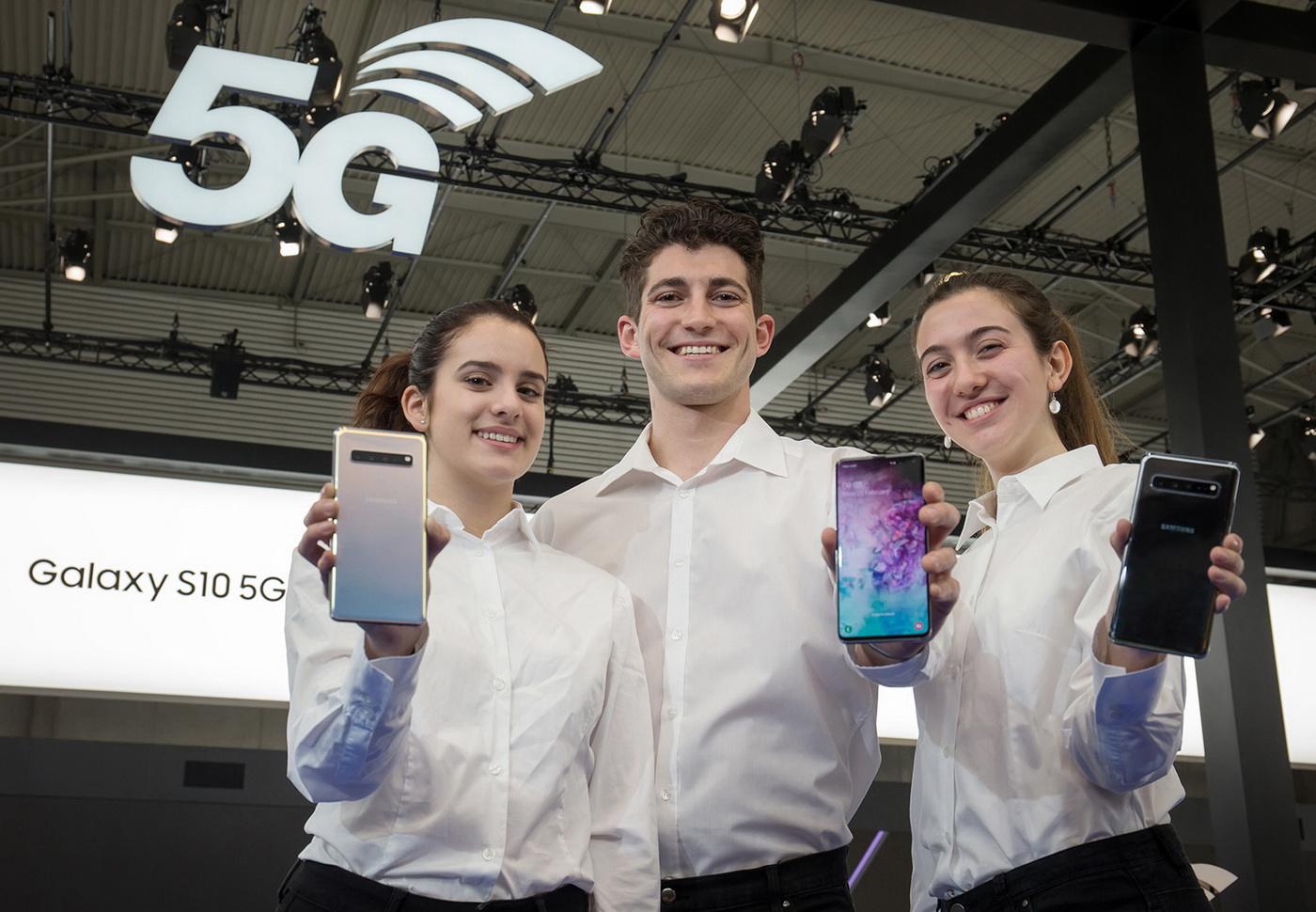 5G  Samsung -    -