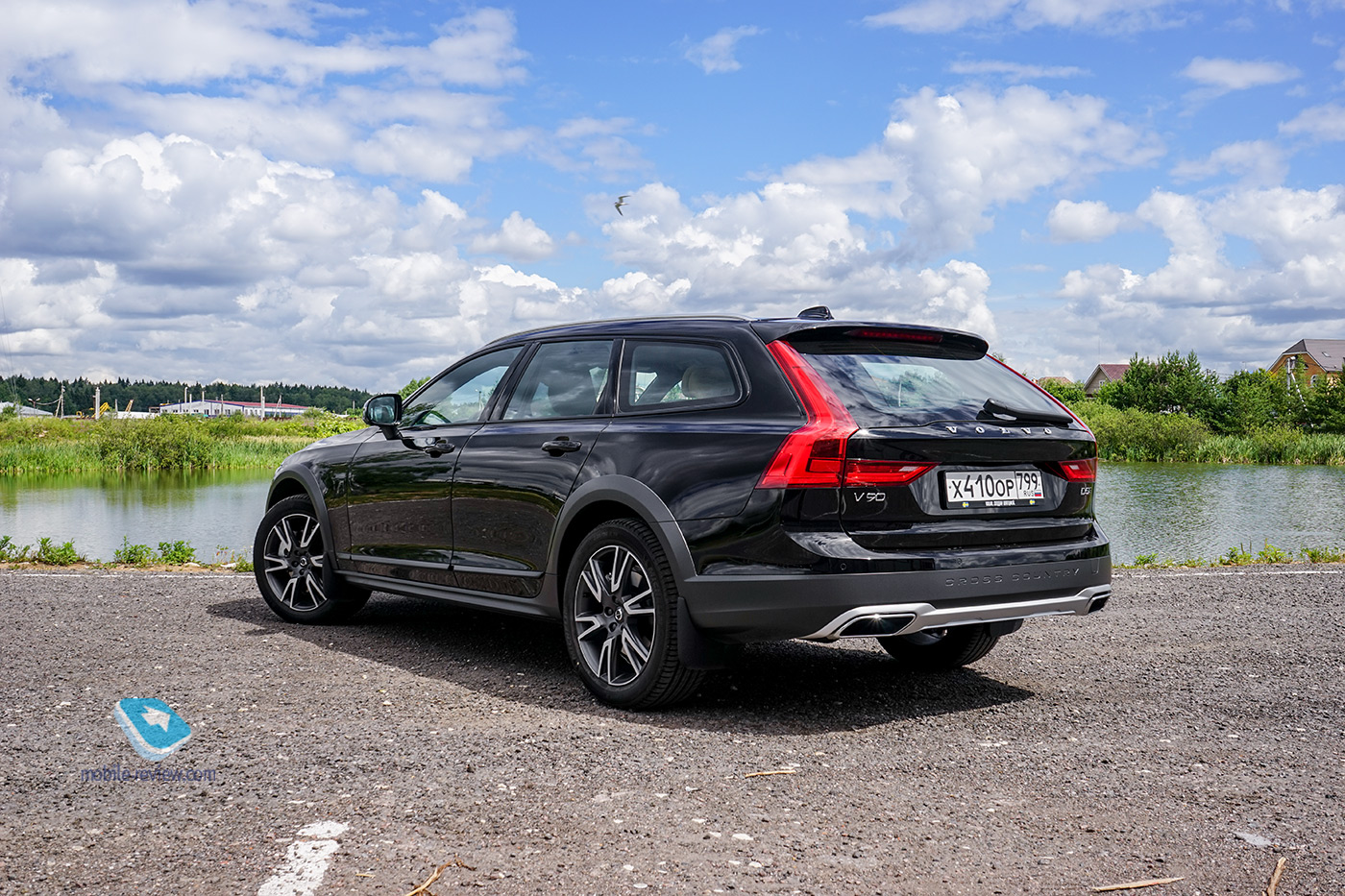  Volvo V90 Cross Country.   