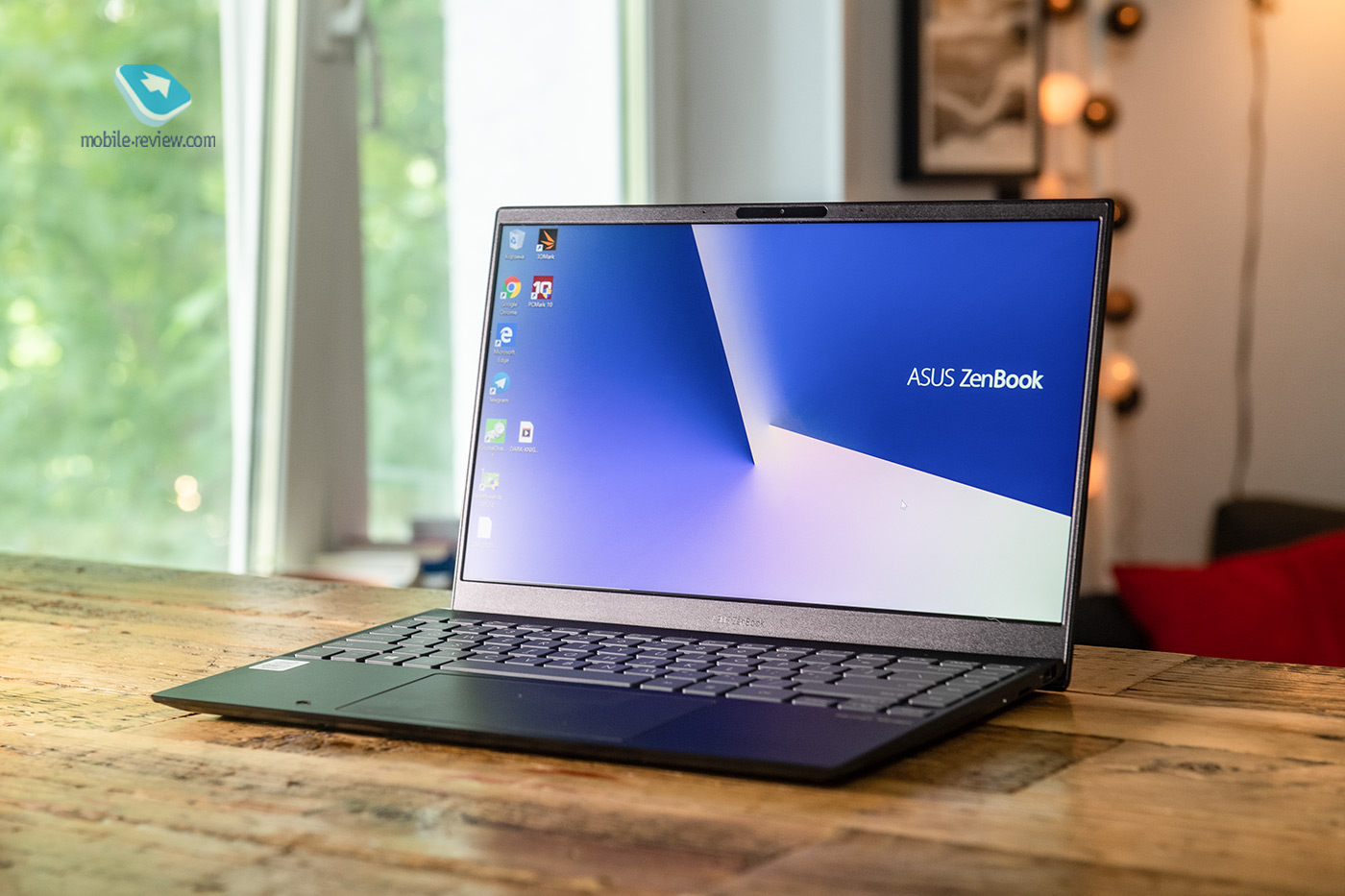  ASUS ZenBook 13 (UX325)