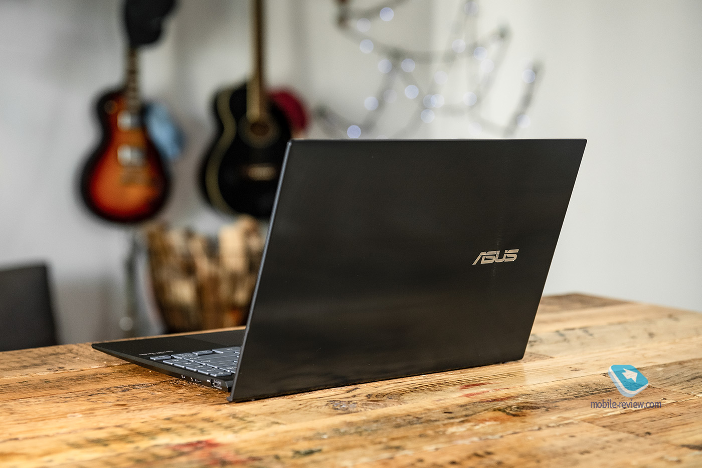  ASUS ZenBook 13 (UX325)