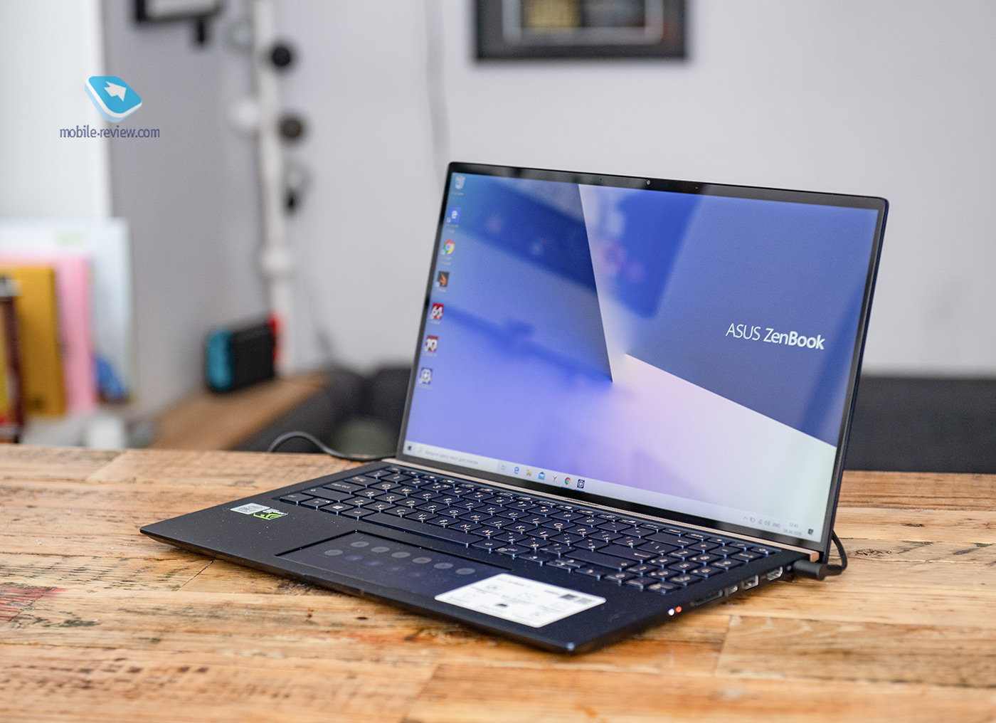   ASUS ZenBook 15 (UX534)