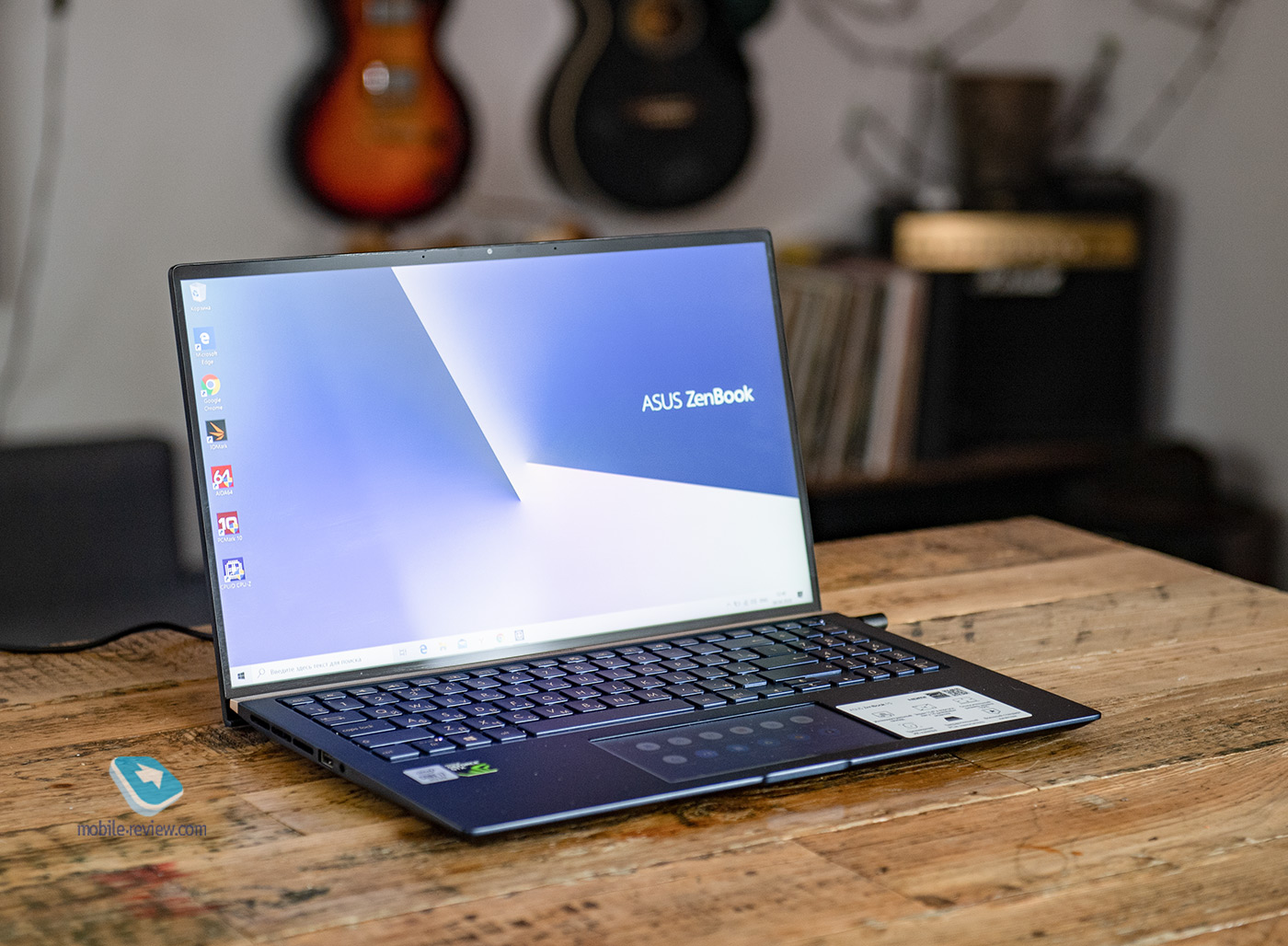   ASUS ZenBook 15 (UX534)