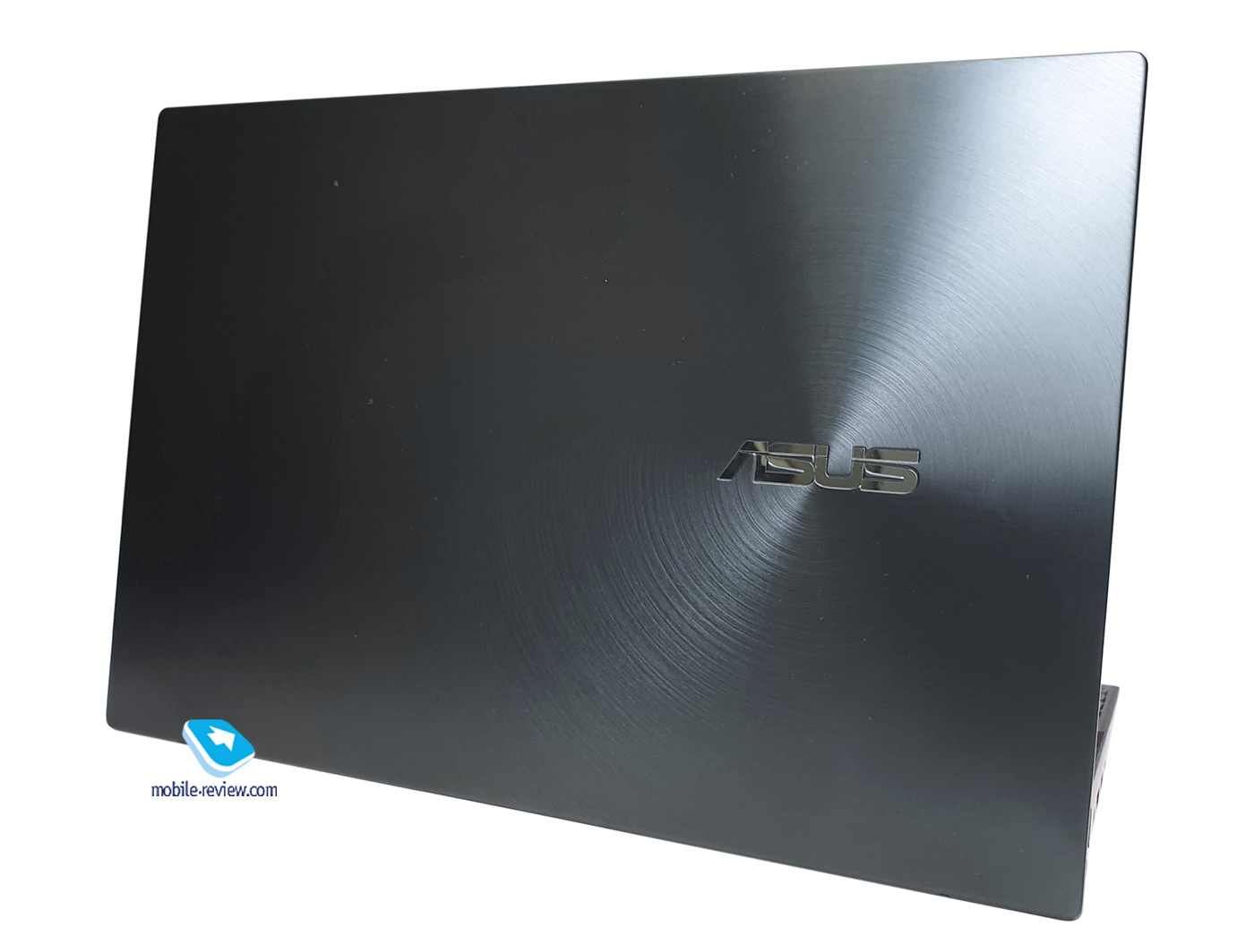 ASUS ZenBook Duo UX481:     