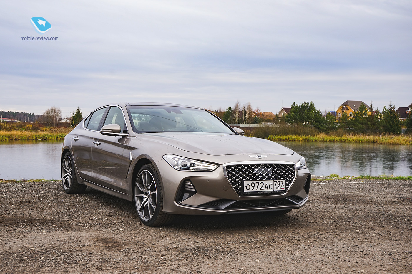  Genesis G70.  