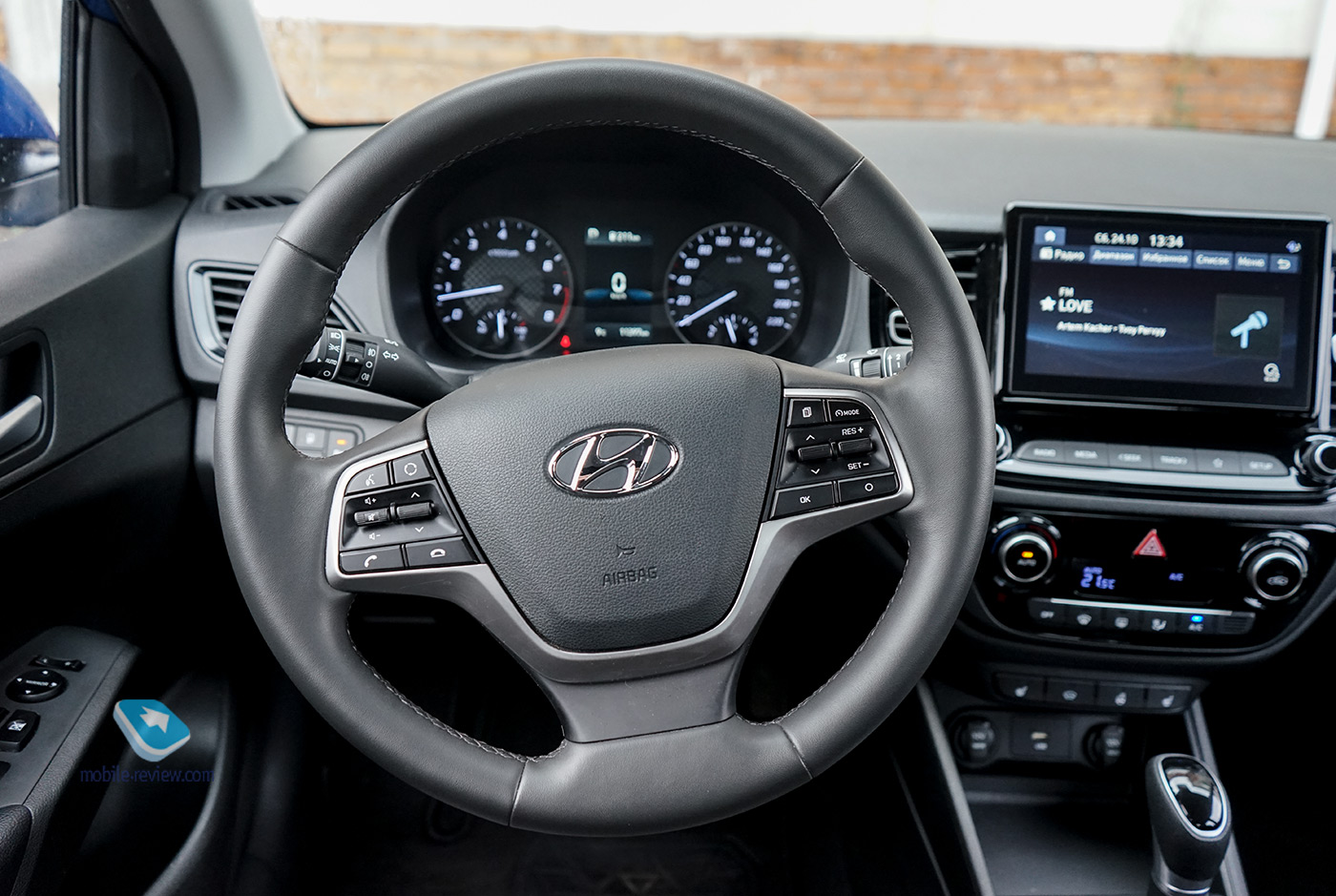  Hyundai Solaris.    