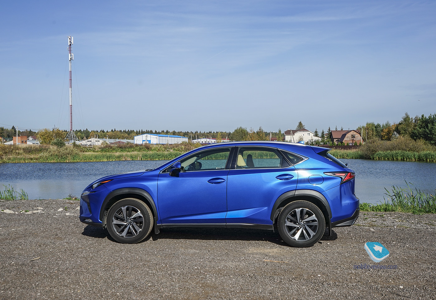  Lexus NX300.  ,  