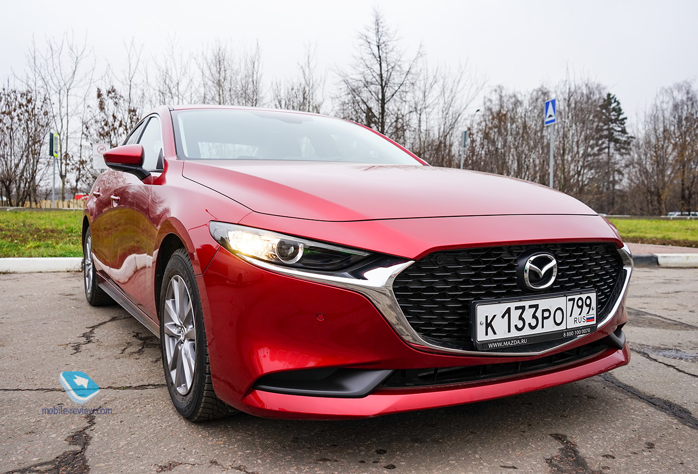  Mazda 3 .  -