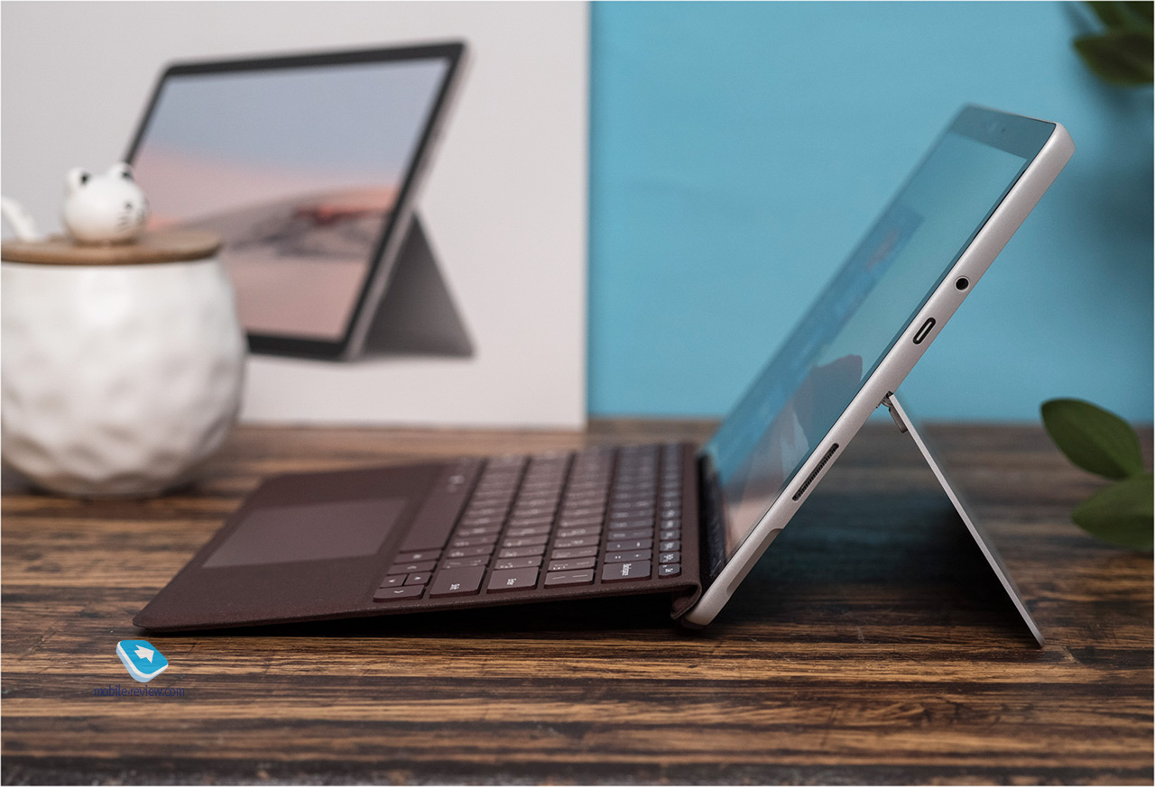  Microsoft Surface Go 2 -     iPad