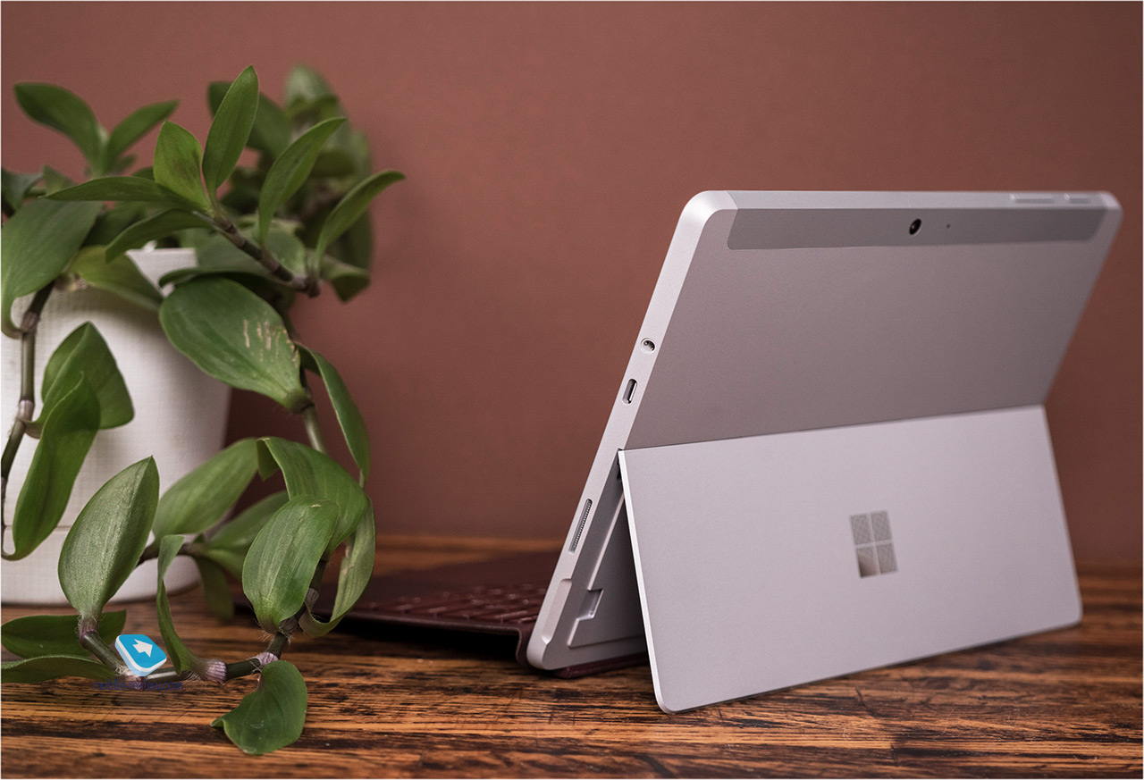  Microsoft Surface Go 2 -     iPad