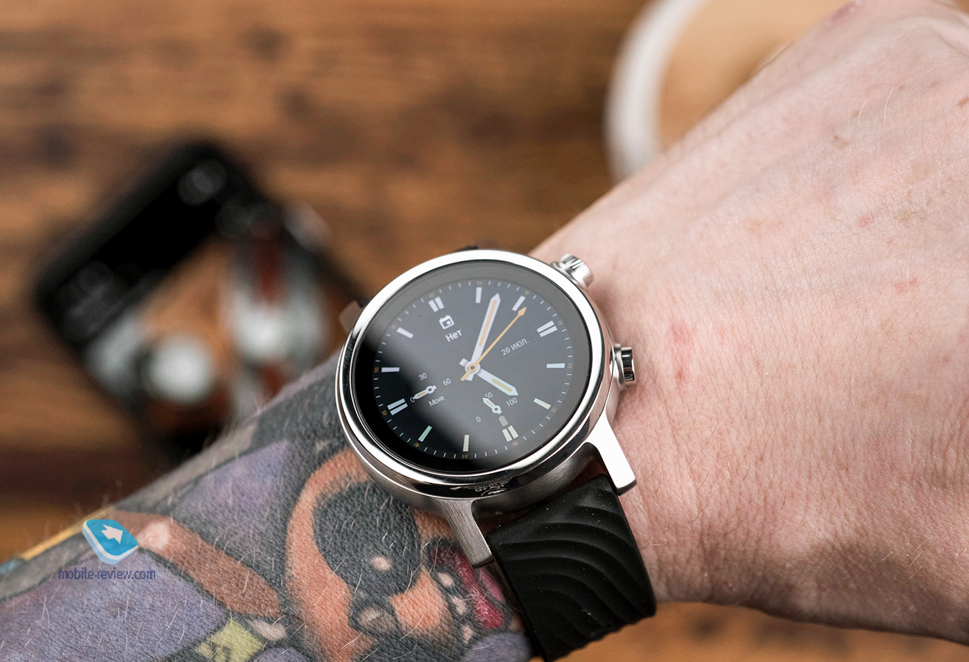    Moto 360 v3 (2020)