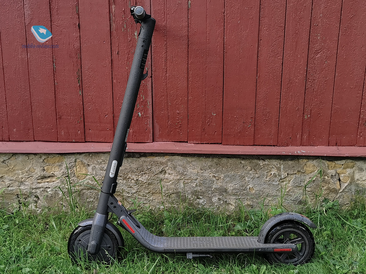   Ninebot-Segway KickScooter E22   