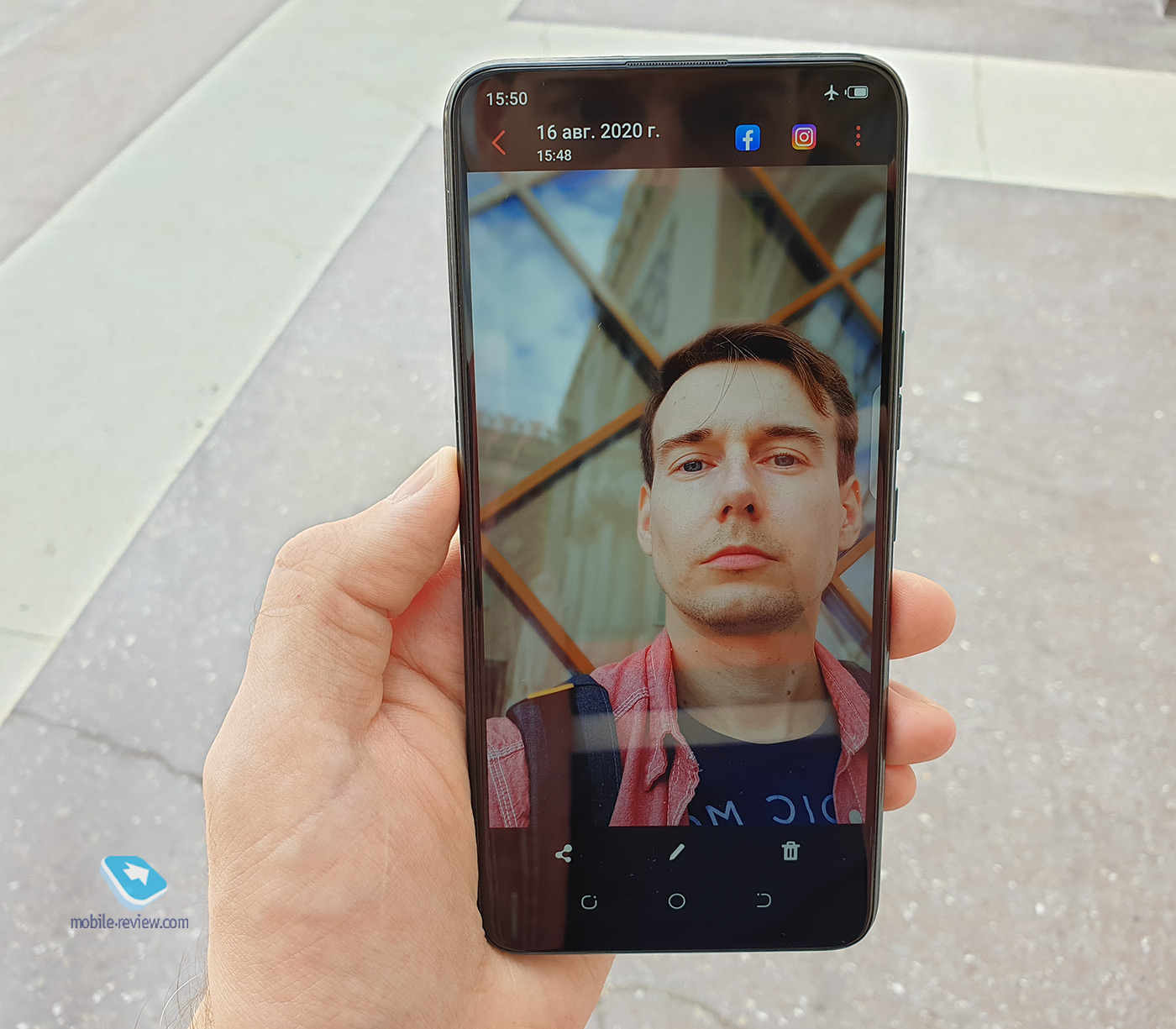 Mobile-review.com Рекомендация: хорошие телефоны для творческих людей
