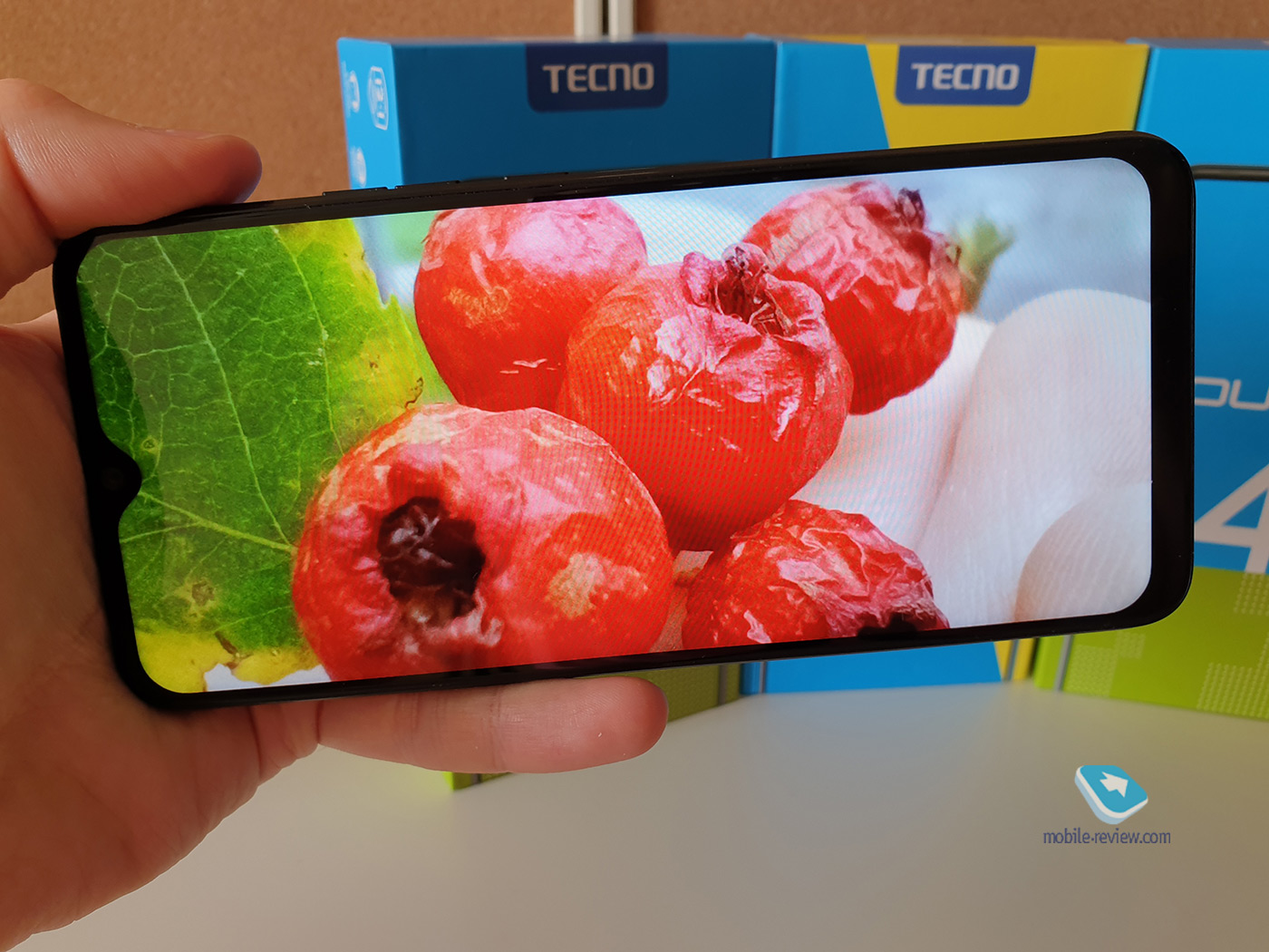 Оптимальный смартфон за 9 990 рублей: TECNO Pouvoir 4