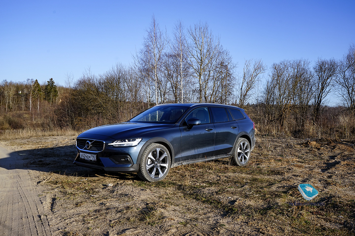  Volvo V60 Cross Country.  