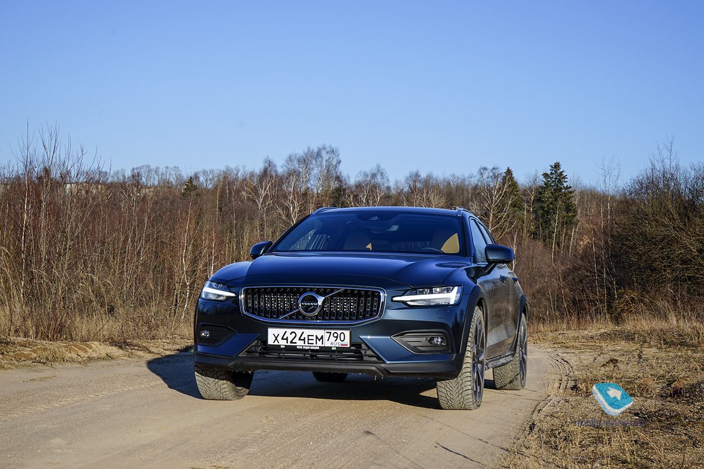  Volvo V60 Cross Country.  