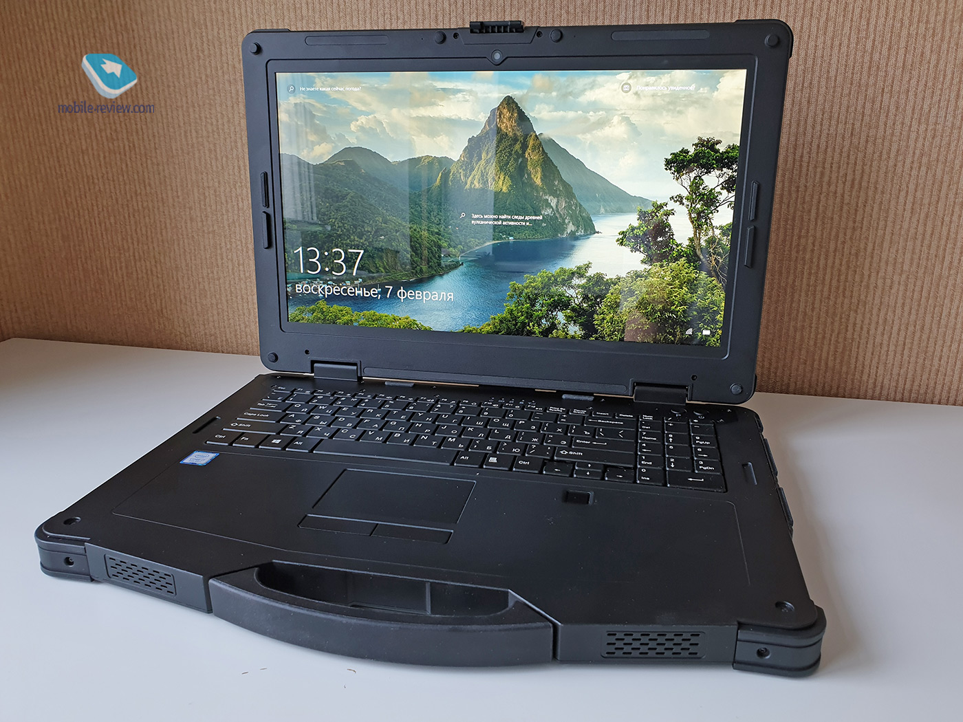   Acer ENDURO N7:   