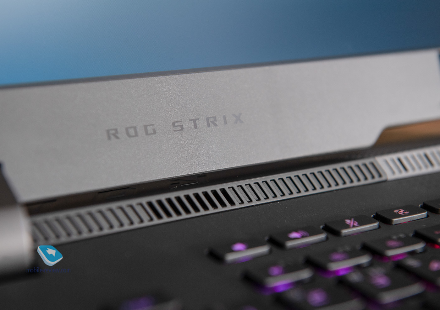   ASUS ROG Strix G17 (G713QR)