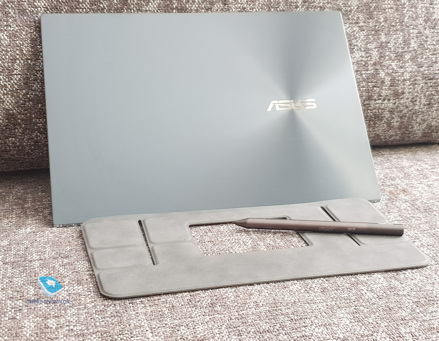   ASUS ZenBook Duo 14 (UX482E)