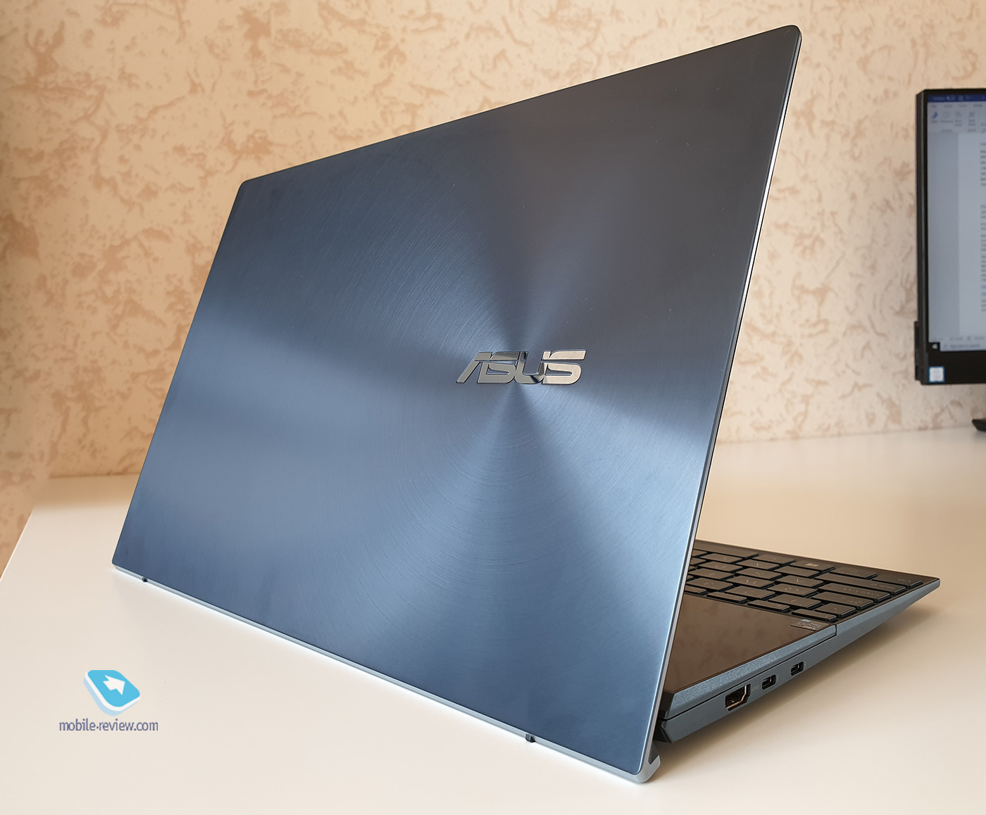  : ASUS ZenBook Duo 14 (UX482)