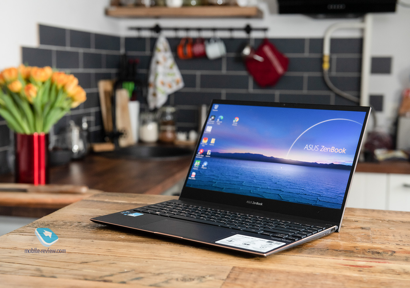   ASUS ZenBook Flip S (UX371E)