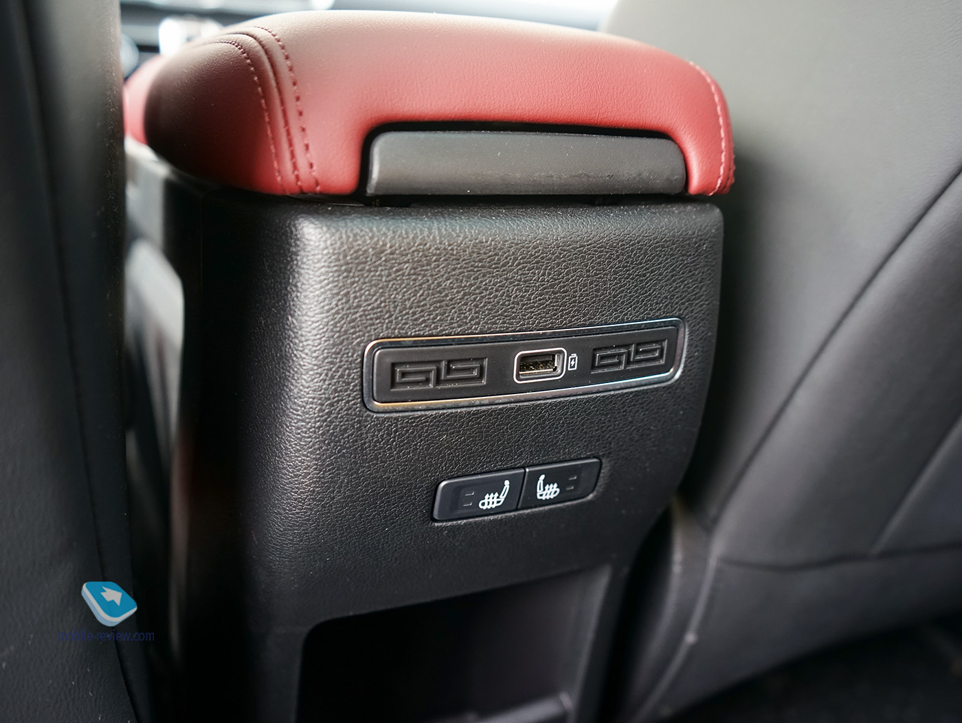 Geely Coolray.   ?